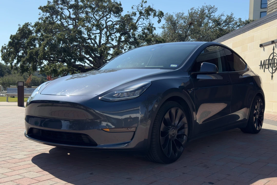2020 Tesla Model Y Performance - Image 8 of 31