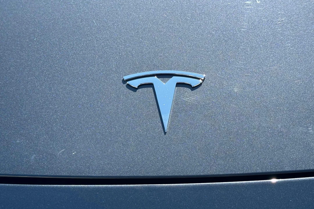 2020 Tesla Model Y Performance - Image 28 of 31