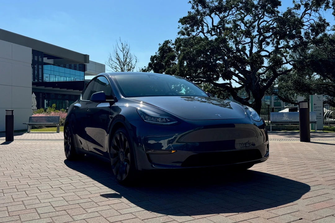 2020 Tesla Model Y Performance - Image 26 of 31