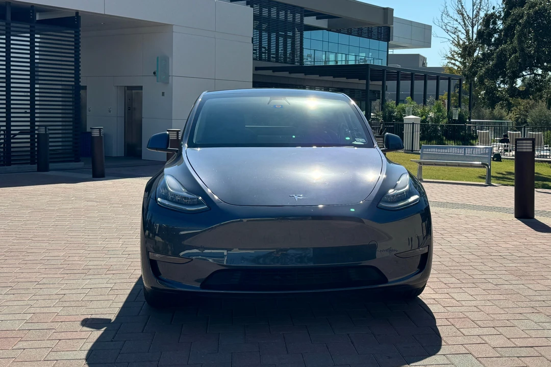 2020 Tesla Model Y Performance - Image 6 of 31