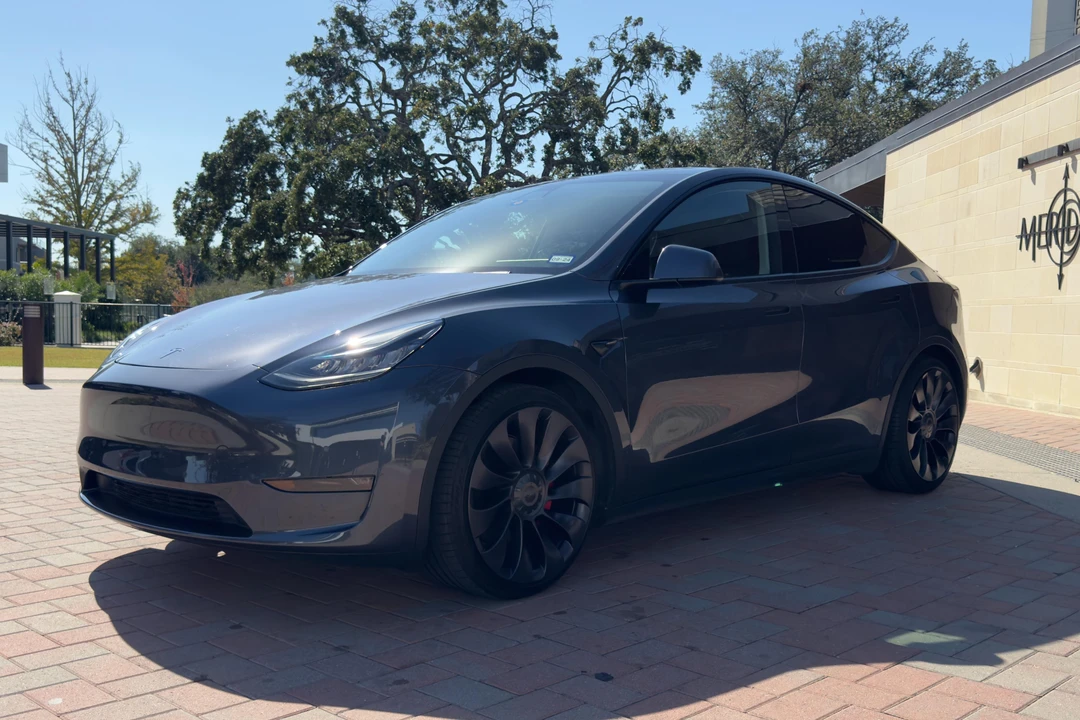 2020 Tesla Model Y Performance - Image 10 of 31