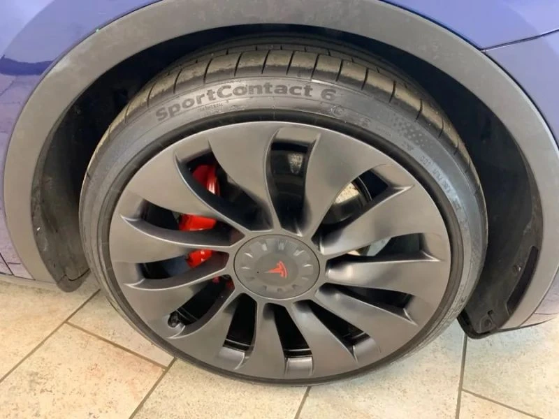 2020 Tesla Model Y Performance - Image 9 of 12