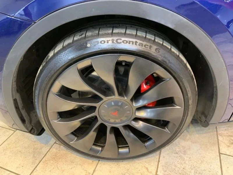 2020 Tesla Model Y Performance - Image 11 of 12