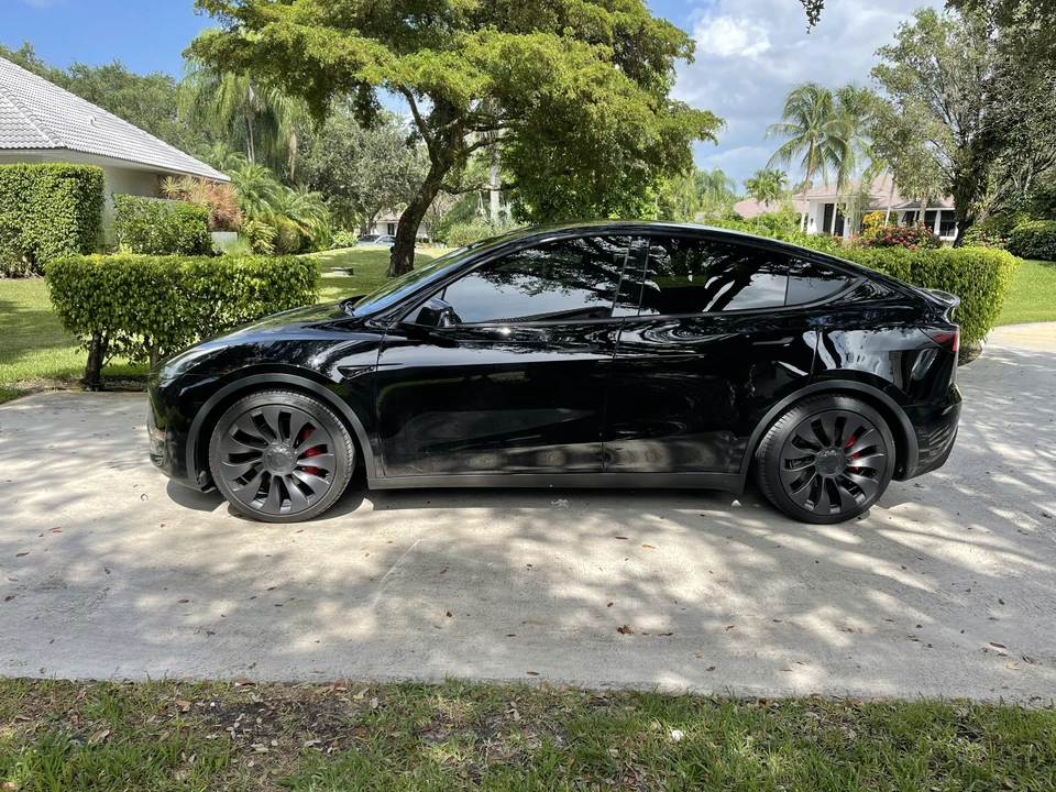 2020 Tesla Model Y Performance - Image 7 of 31