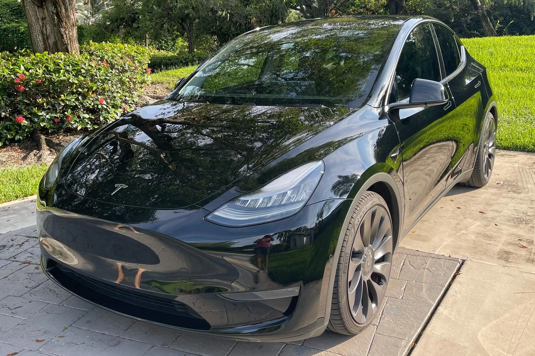 2020 Tesla Model Y Performance - Image 6 of 31