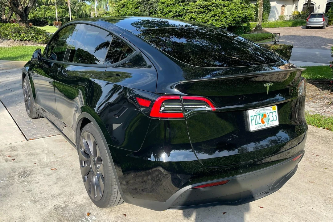 2020 Tesla Model Y Performance - Image 10 of 31