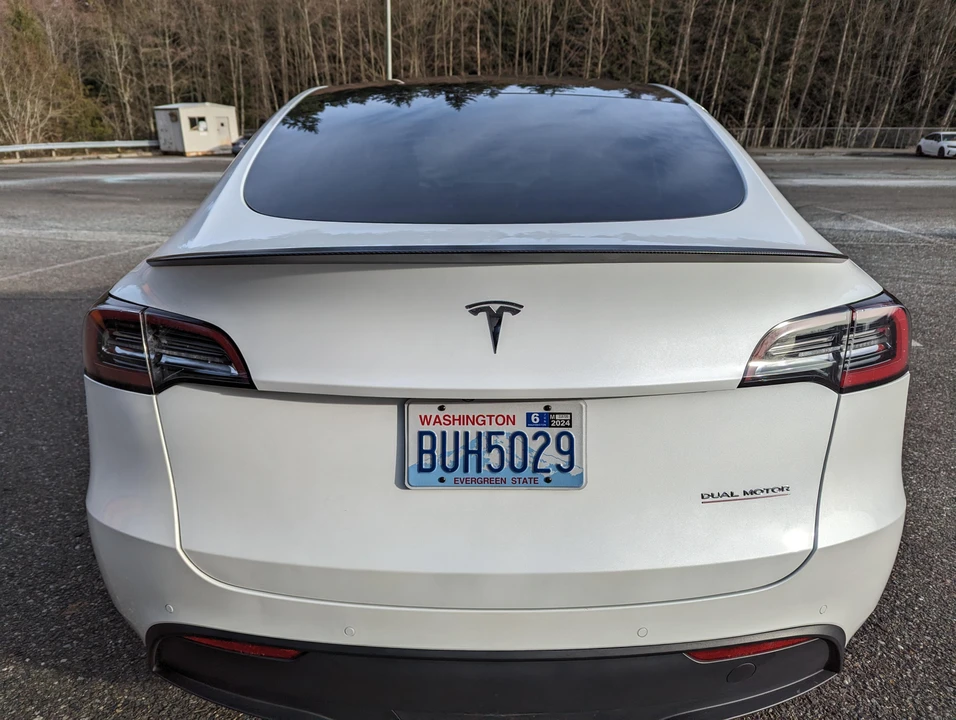 2020 Tesla Model Y Performance - Image 14 of 31
