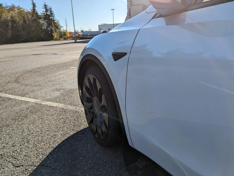 2020 Tesla Model Y Performance - Image 23 of 31