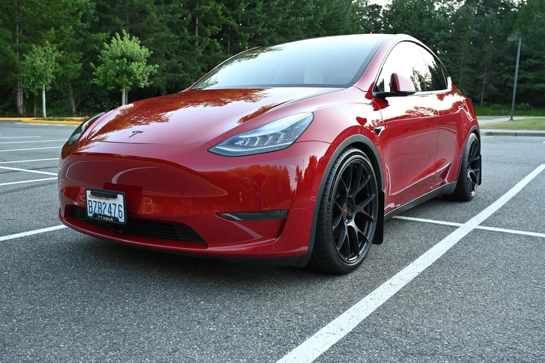 2020 Tesla Model Y Performance - Image 8 of 31