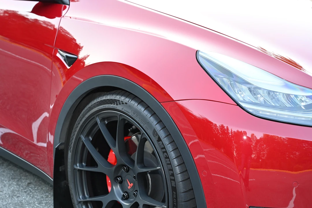 2020 Tesla Model Y Performance - Image 24 of 31