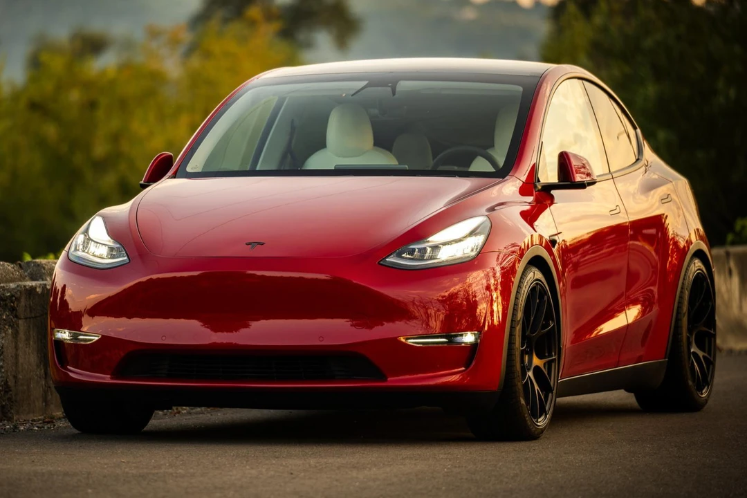 2020 Tesla Model Y Performance - Image 7 of 31