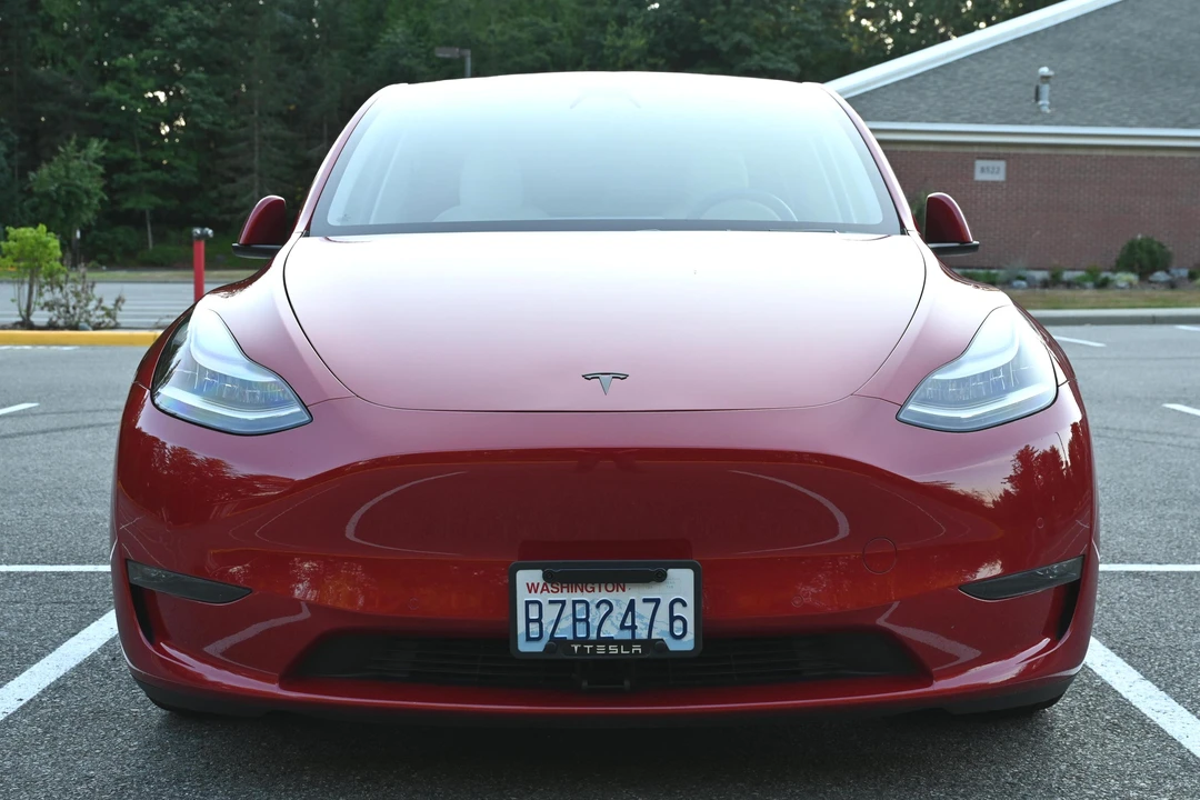 2020 Tesla Model Y Performance - Image 2 of 31