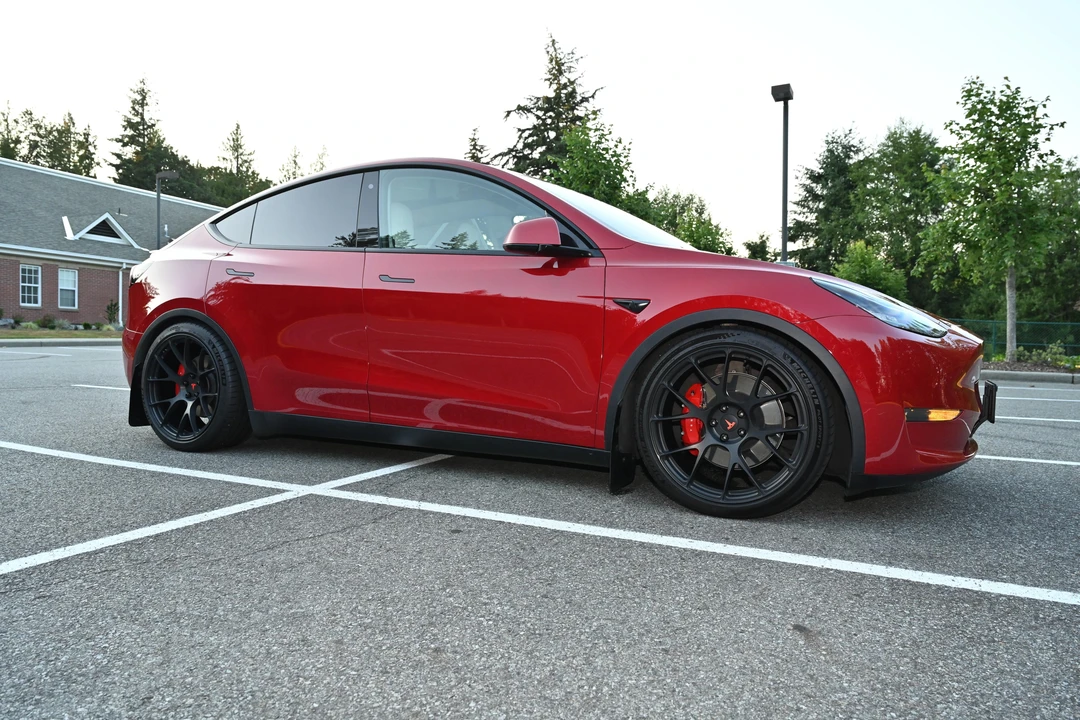 2020 Tesla Model Y Performance - Image 19 of 31
