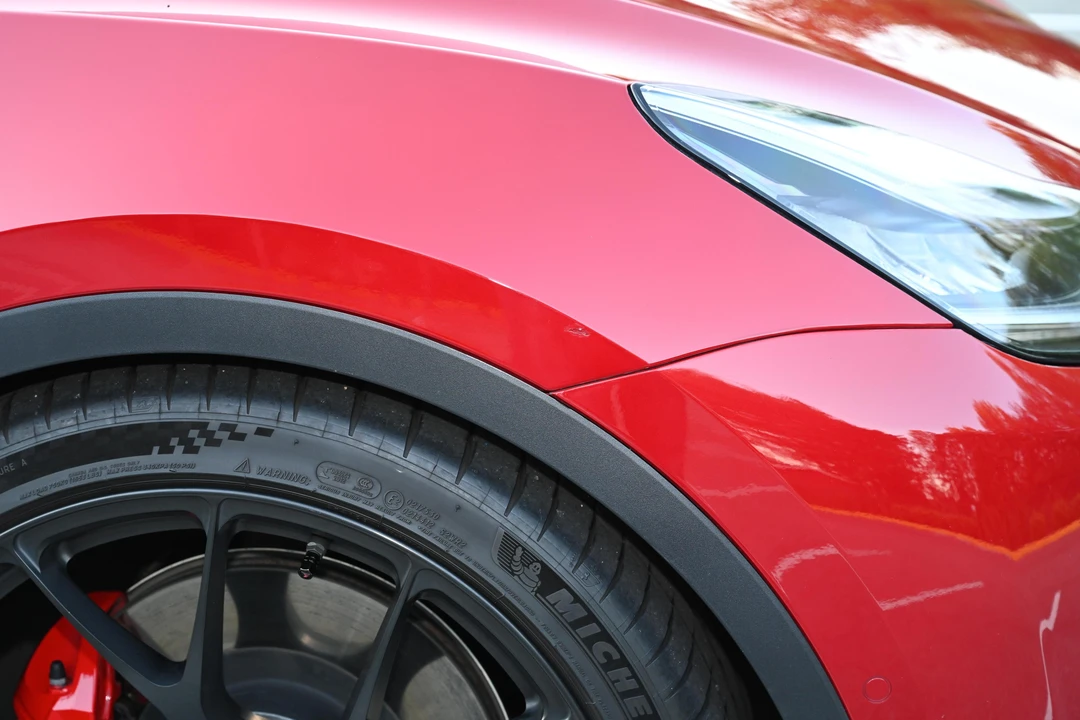 2020 Tesla Model Y Performance - Image 25 of 31