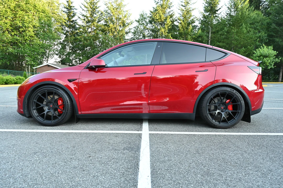 2020 Tesla Model Y Performance - Image 12 of 31