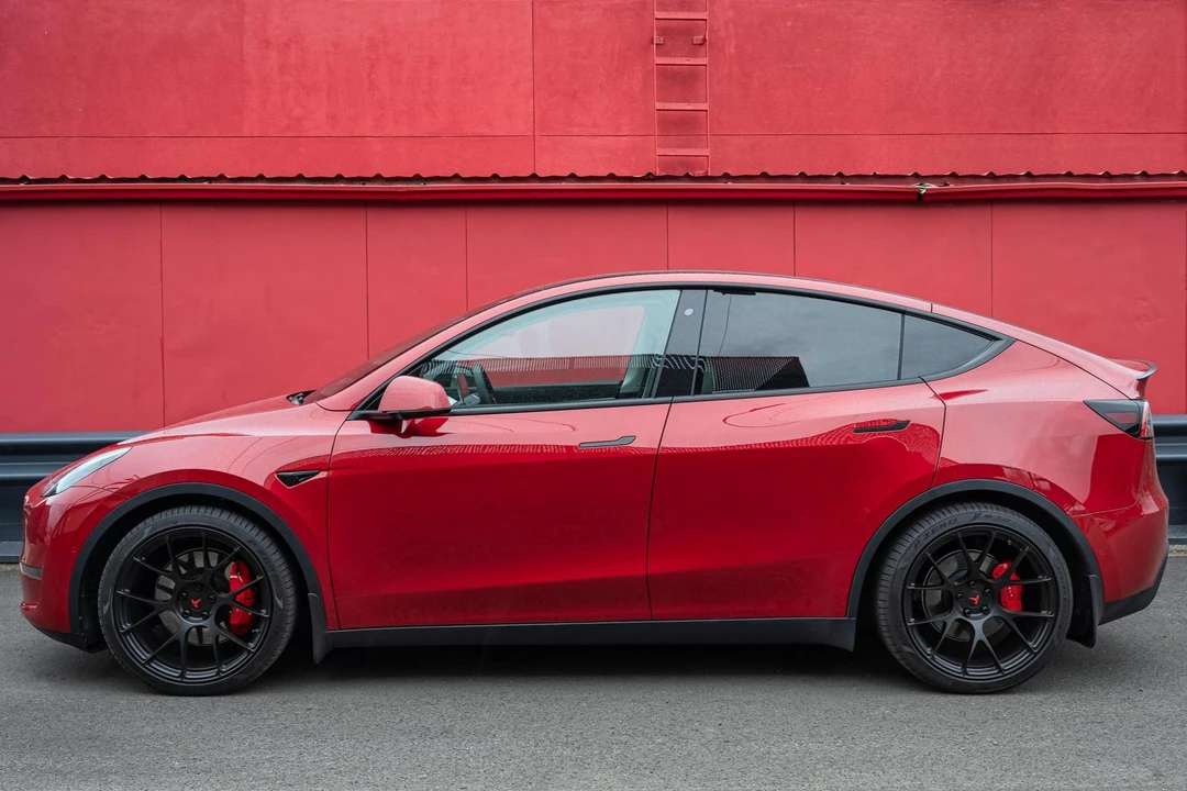 2020 Tesla Model Y Performance - Image 13 of 31