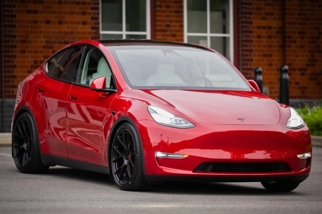 2020 Tesla Model Y Performance - Image 3 of 31