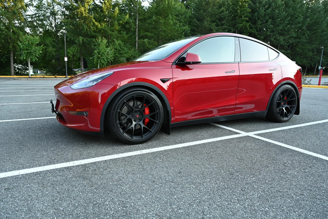 2020 Tesla Model Y Performance - Image 11 of 31