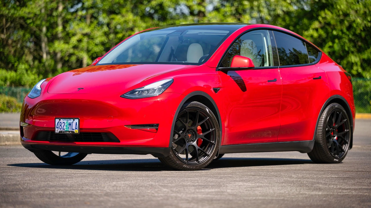2020 Tesla Model Y Performance - Image 10 of 31