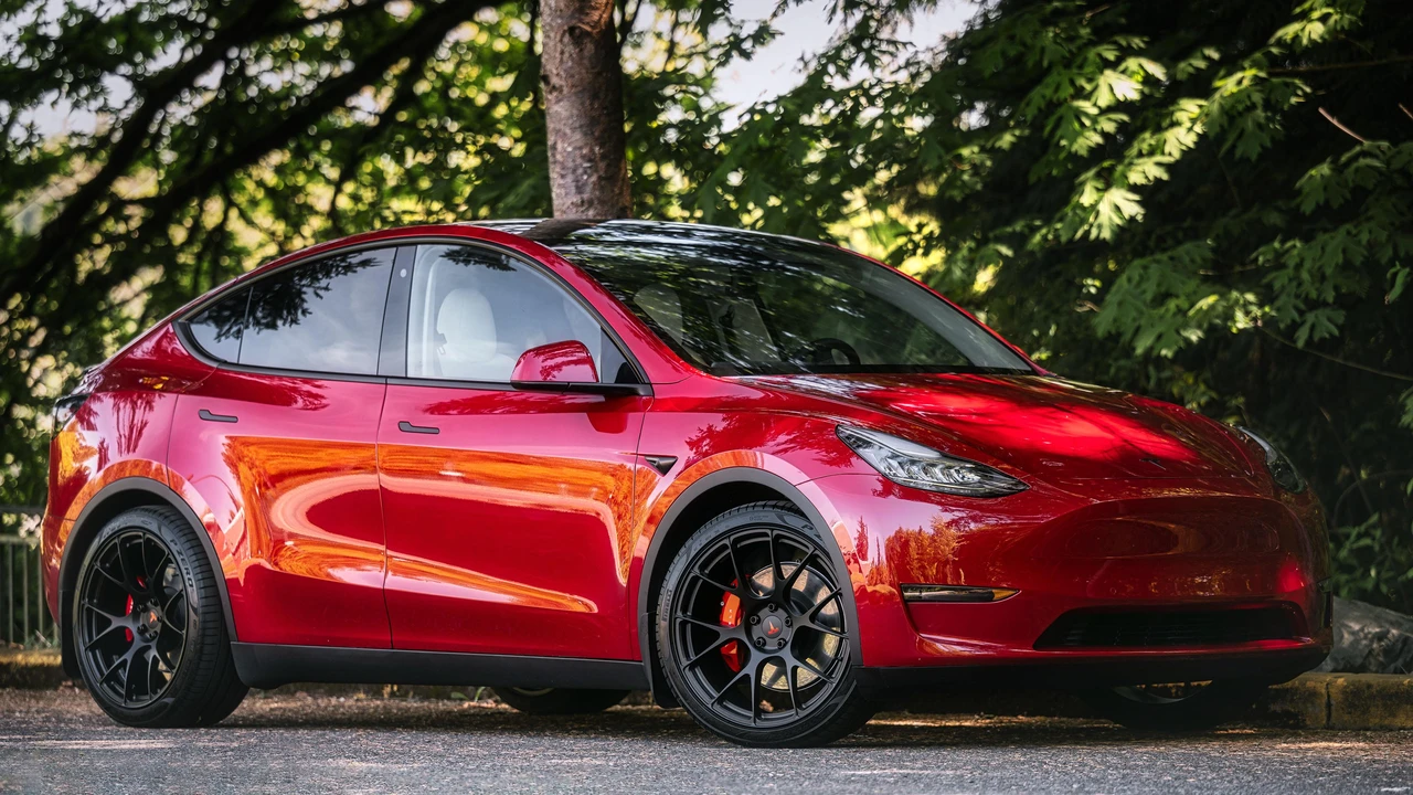 2020 Tesla Model Y Performance - Image 21 of 31