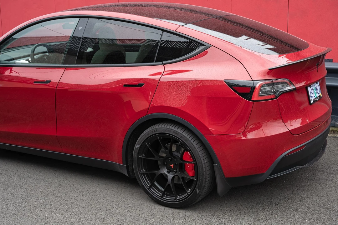 2020 Tesla Model Y Performance - Image 29 of 31