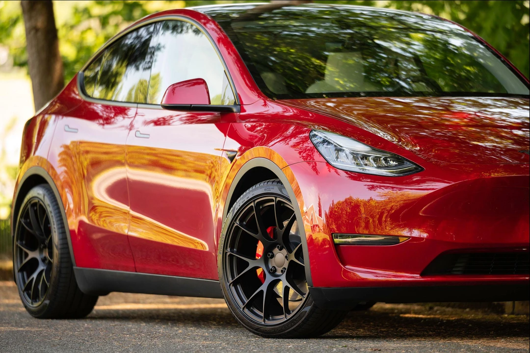 2020 Tesla Model Y Performance - Image 23 of 31