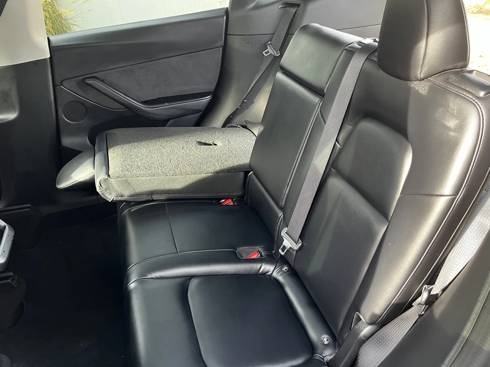2020 Tesla Model Y Performance - Image 26 of 31