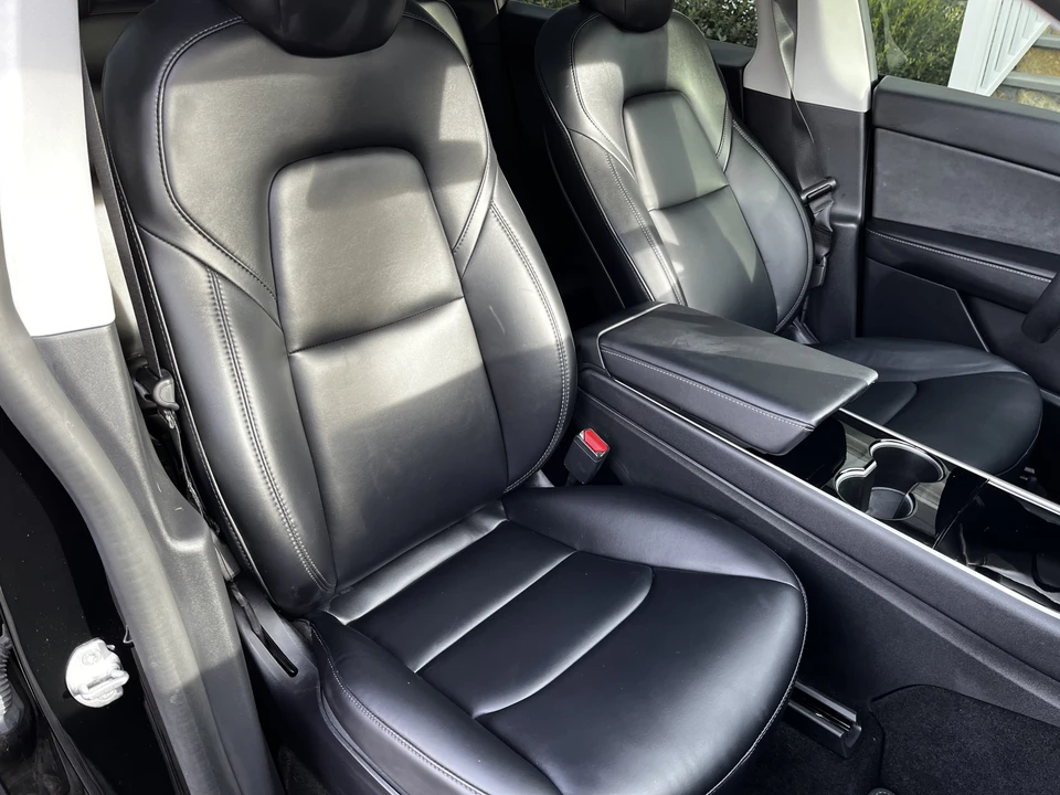2020 Tesla Model Y Performance - Image 24 of 31
