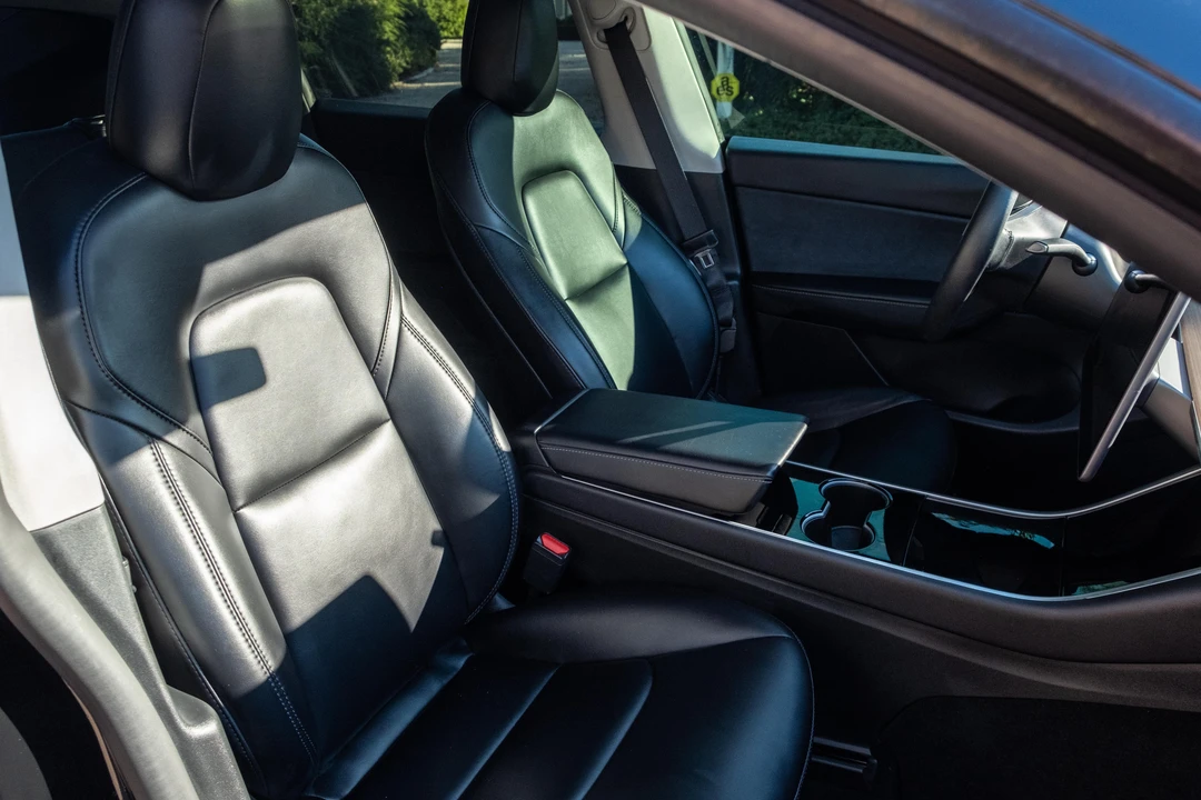 2020 Tesla Model Y Performance - Image 20 of 31