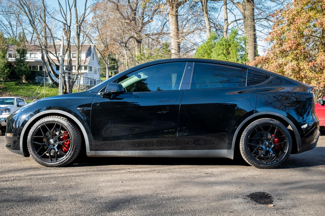 2020 Tesla Model Y Performance - Image 7 of 31