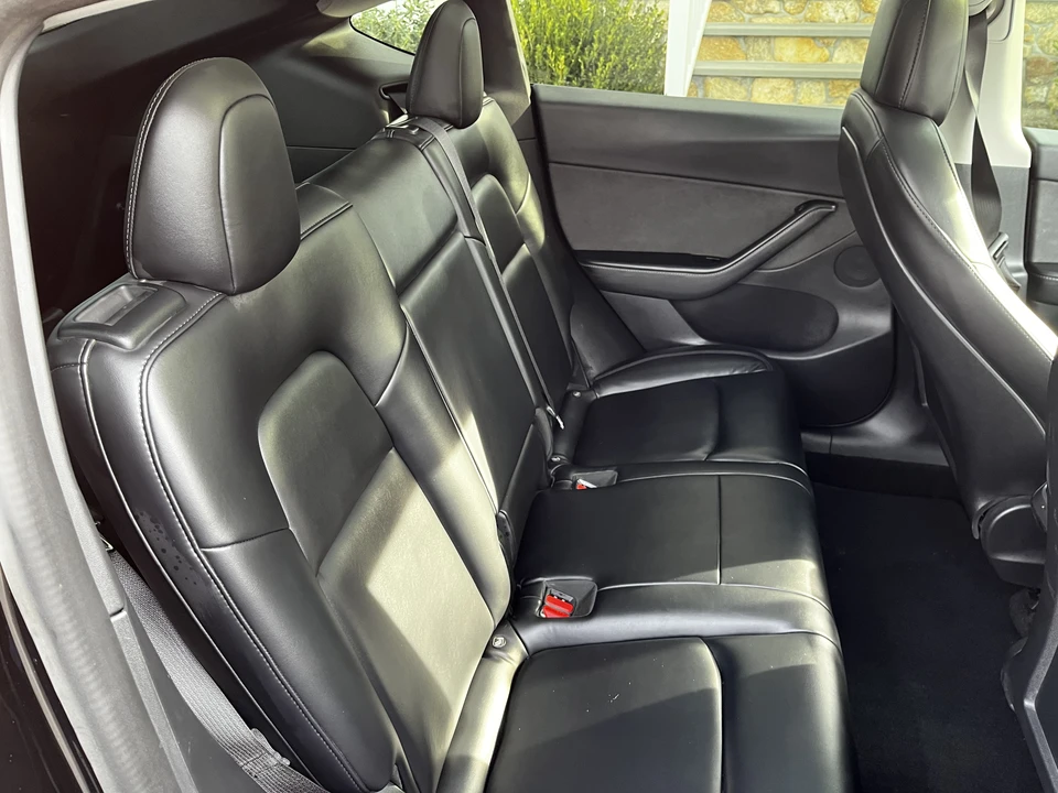 2020 Tesla Model Y Performance - Image 27 of 31