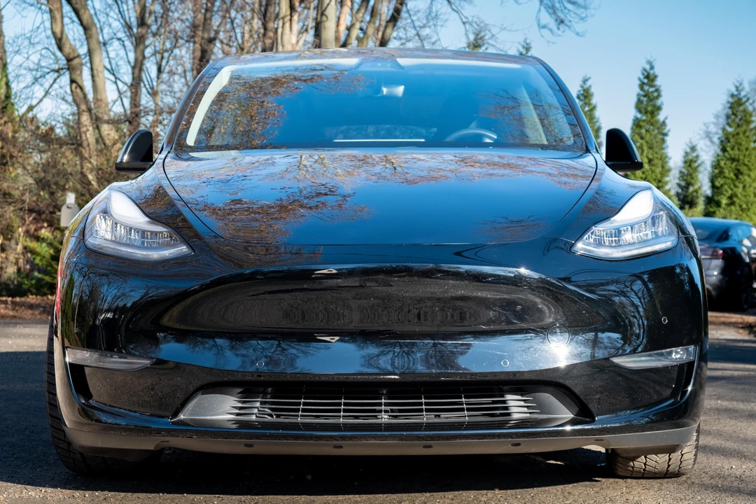 2020 Tesla Model Y Performance - Image 2 of 31