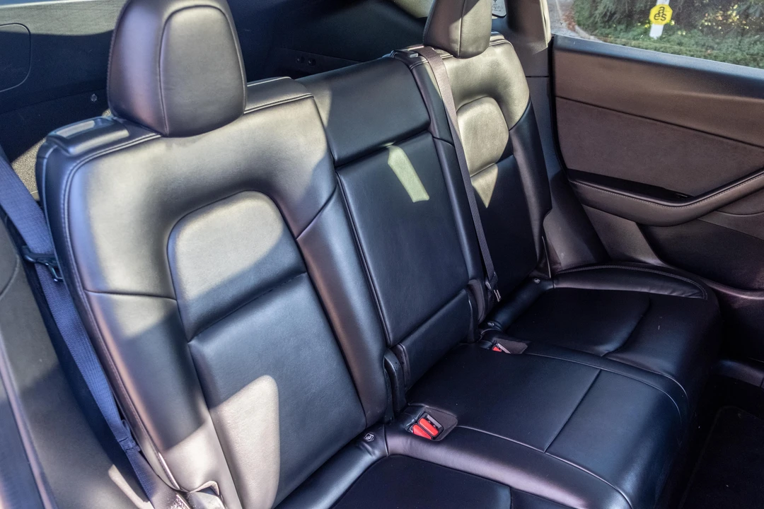 2020 Tesla Model Y Performance - Image 29 of 31