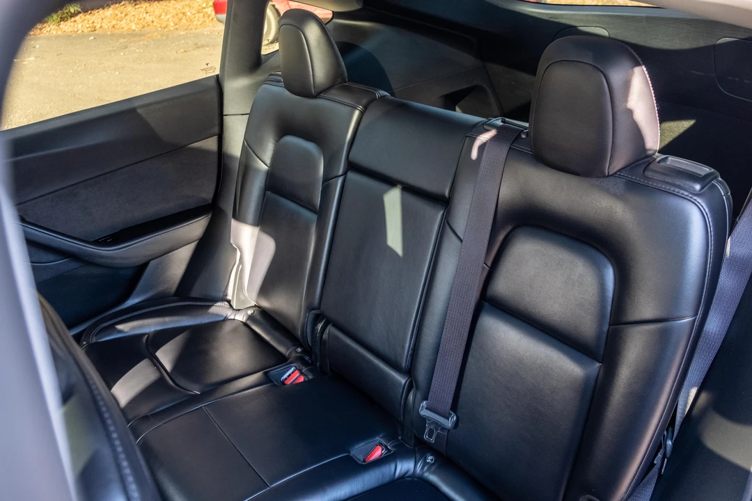 2020 Tesla Model Y Performance - Image 21 of 31