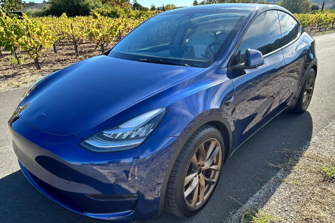 2020 Tesla Model Y Performance - Image 7 of 31