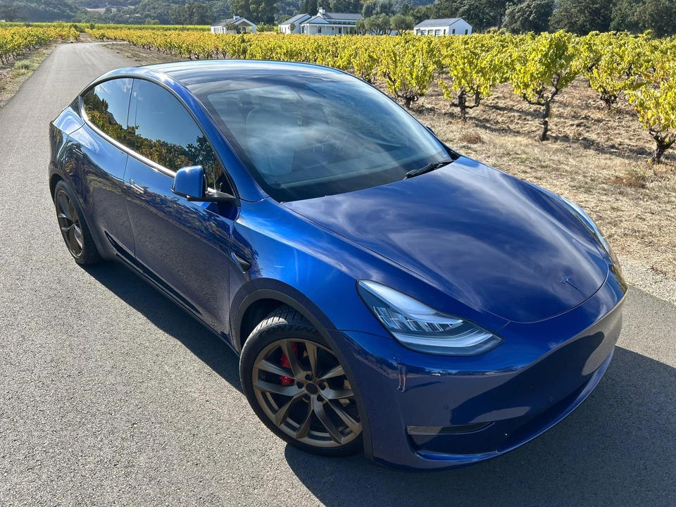 2020 Tesla Model Y Performance - Image 20 of 31