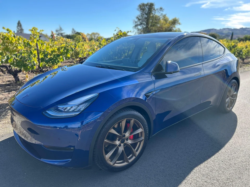 2020 Tesla Model Y Performance - Image 10 of 31