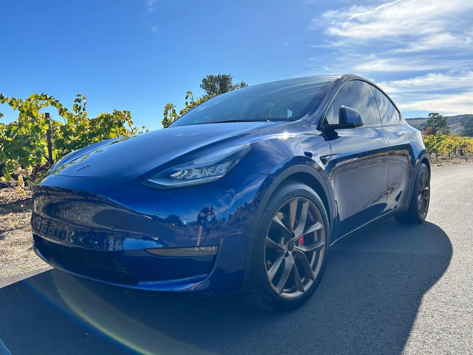 2020 Tesla Model Y Performance - Image 9 of 31