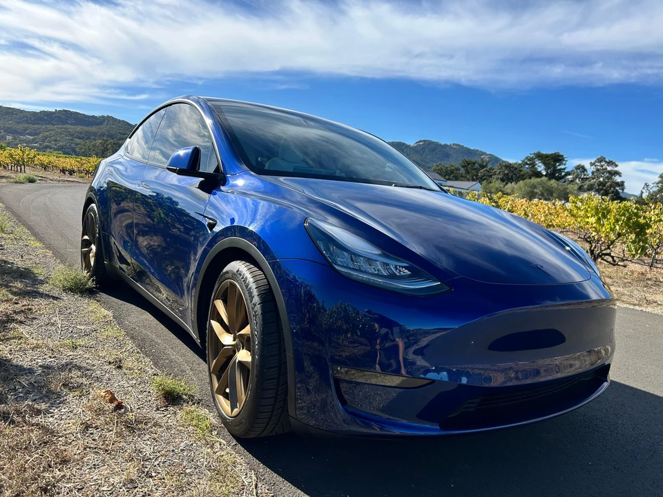 2020 Tesla Model Y Performance - Image 21 of 31