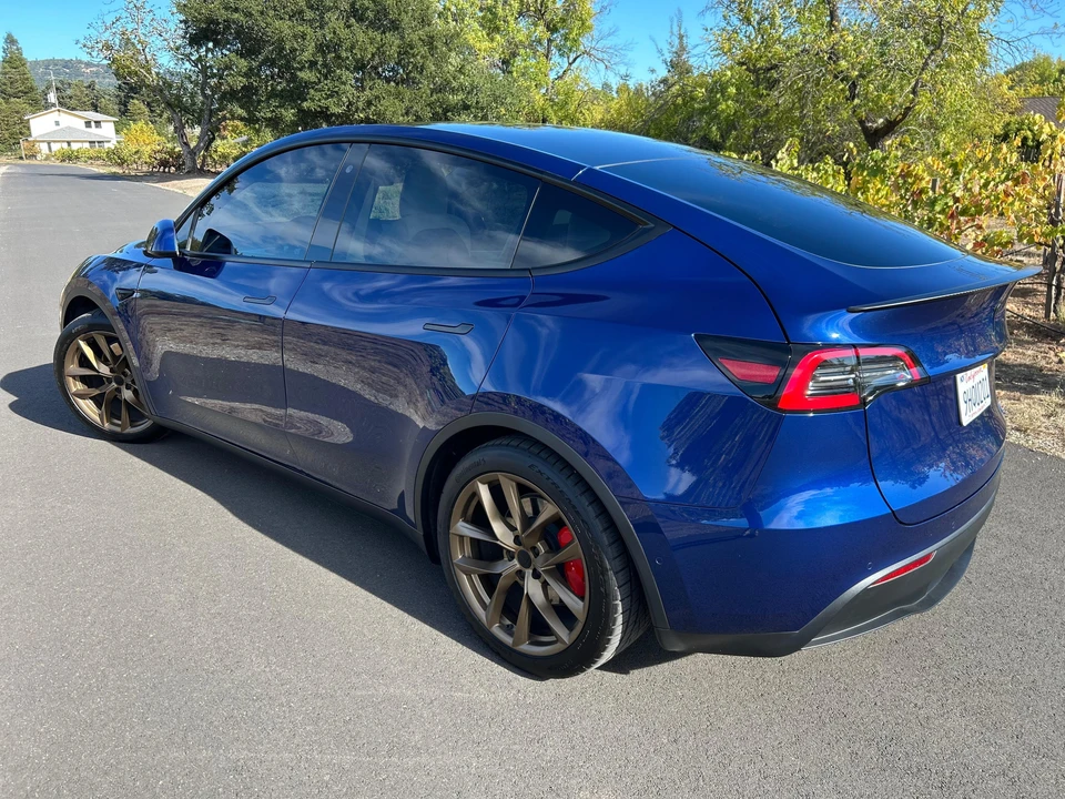 2020 Tesla Model Y Performance - Image 12 of 31