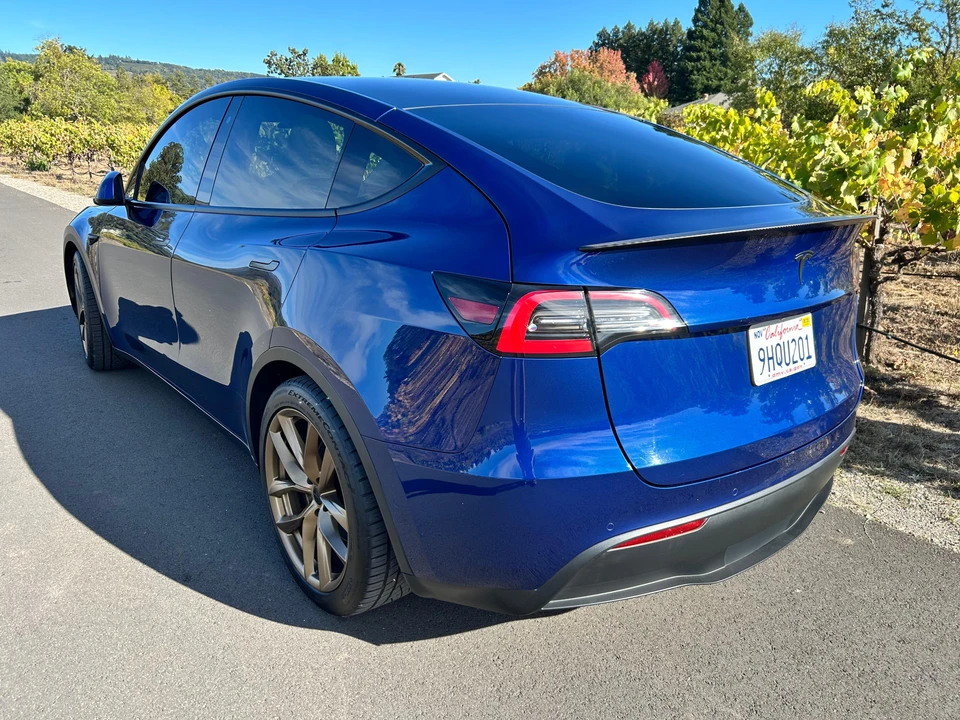 2020 Tesla Model Y Performance - Image 13 of 31