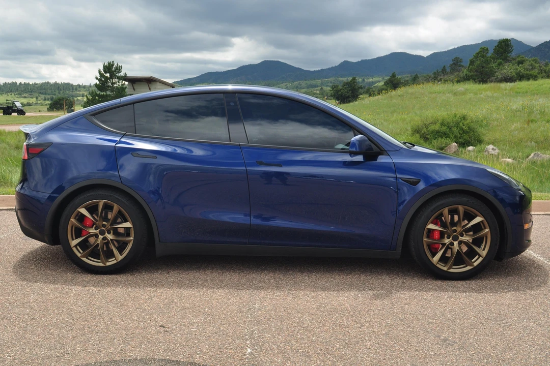 2020 Tesla Model Y Performance - Image 3 of 31