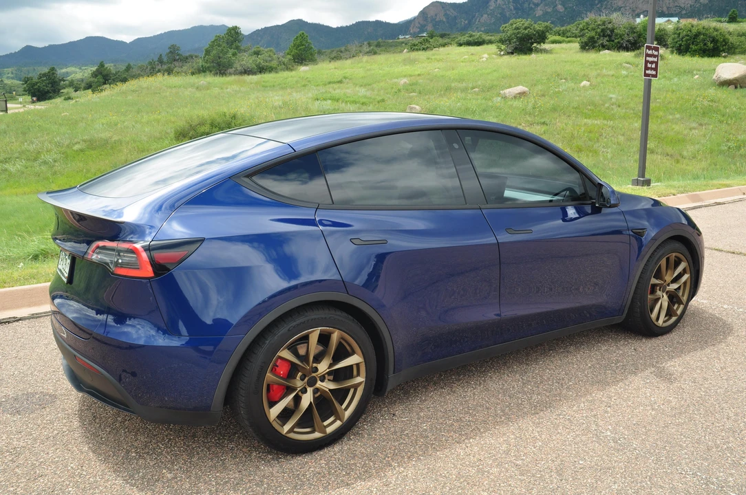 2020 Tesla Model Y Performance - Image 18 of 31