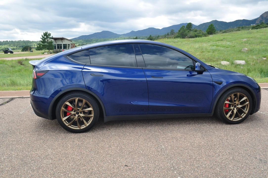 2020 Tesla Model Y Performance - Image 19 of 31