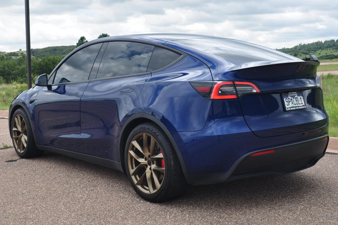 2020 Tesla Model Y Performance - Image 4 of 31