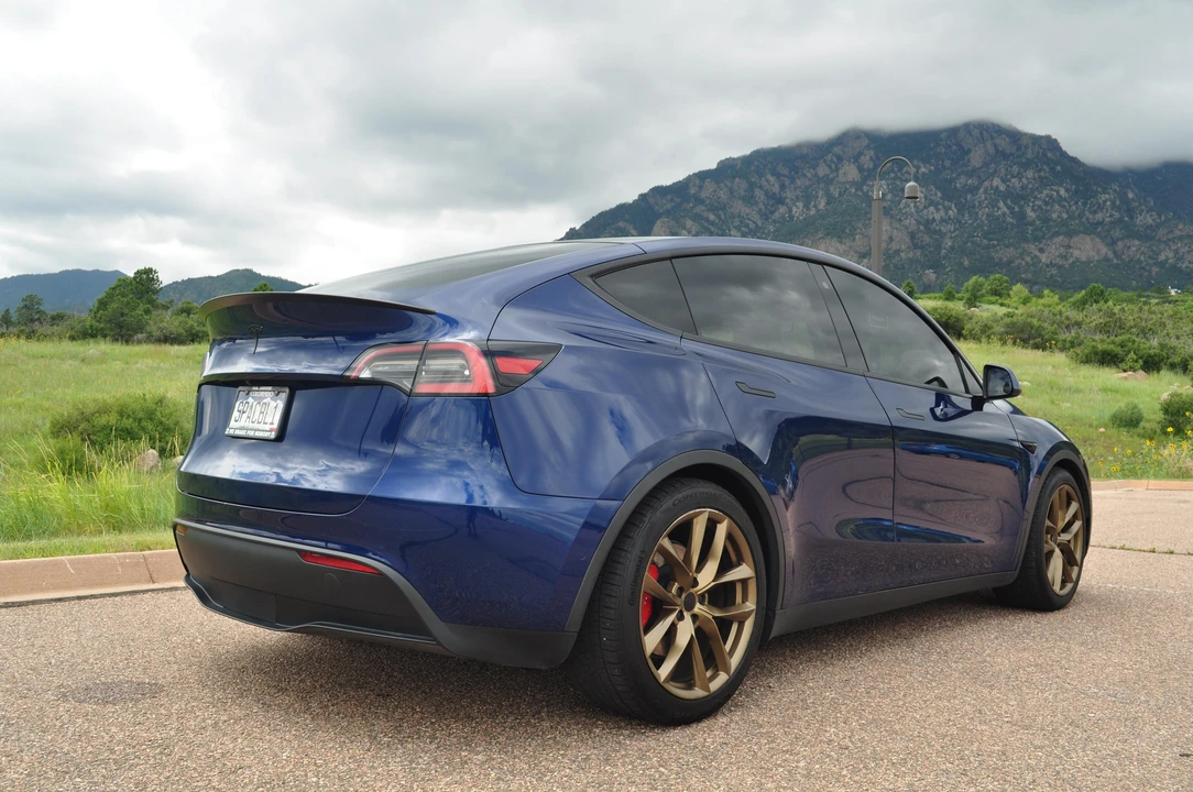 2020 Tesla Model Y Performance - Image 16 of 31