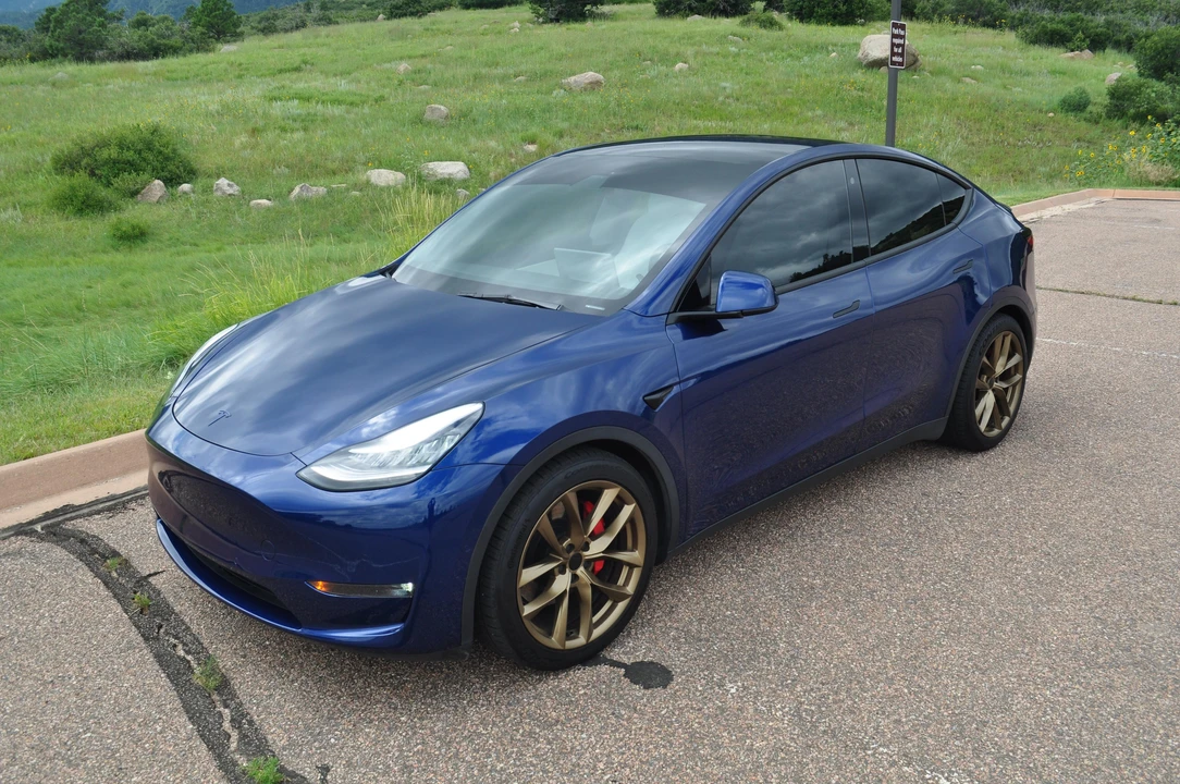 2020 Tesla Model Y Performance - Image 9 of 31