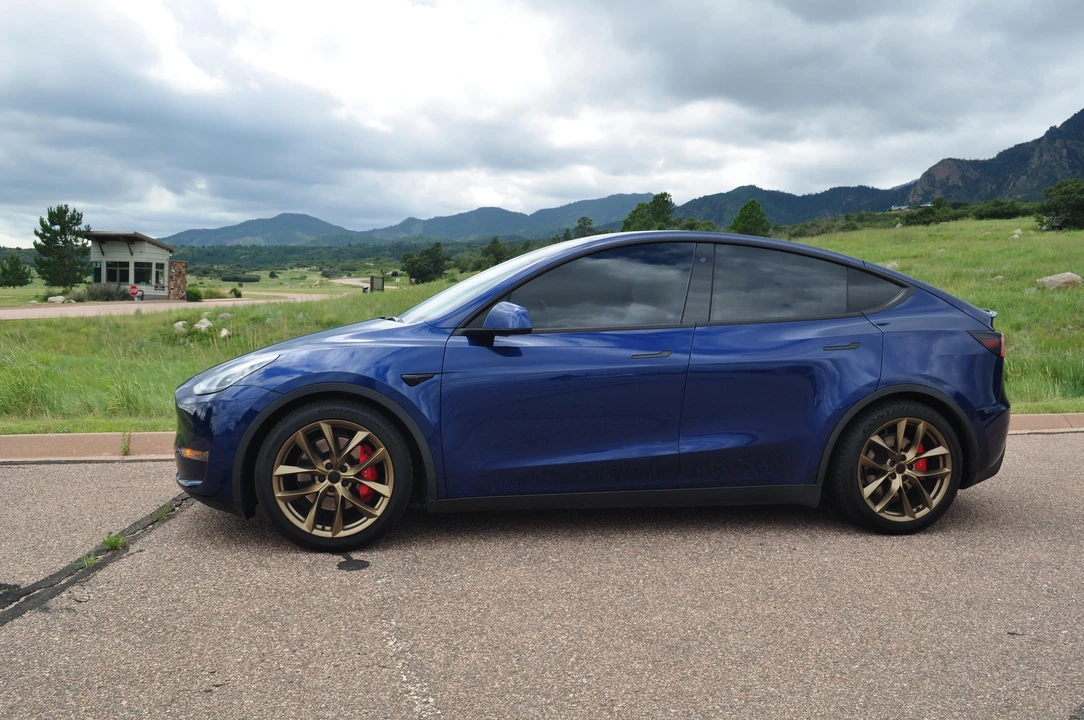 2020 Tesla Model Y Performance - Image 10 of 31