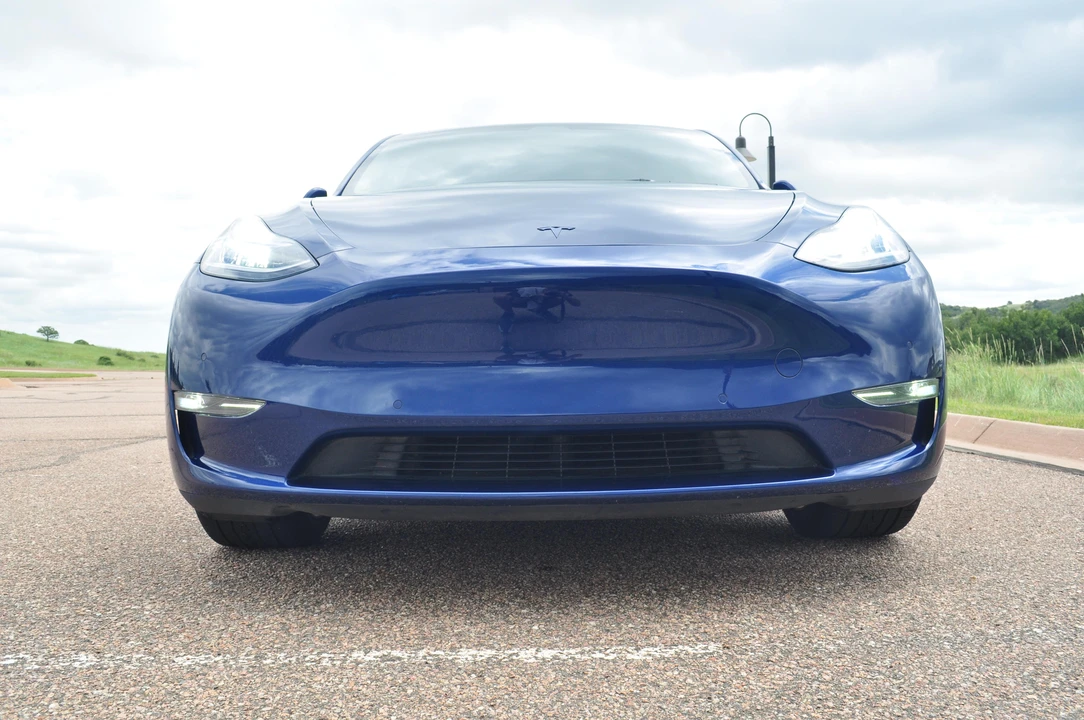 2020 Tesla Model Y Performance - Image 6 of 31