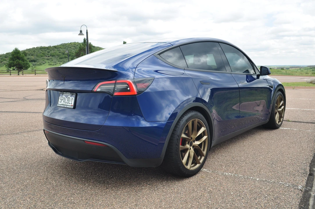 2020 Tesla Model Y Performance - Image 14 of 31